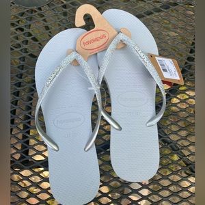 Havaianas gray with glitter on the straps, fabulous edgy, flip-flop!  NWT